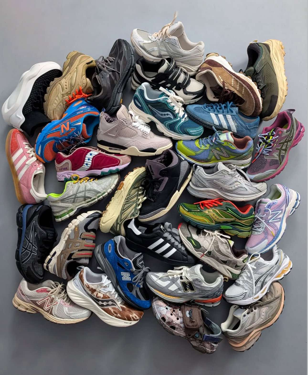 Sneakers