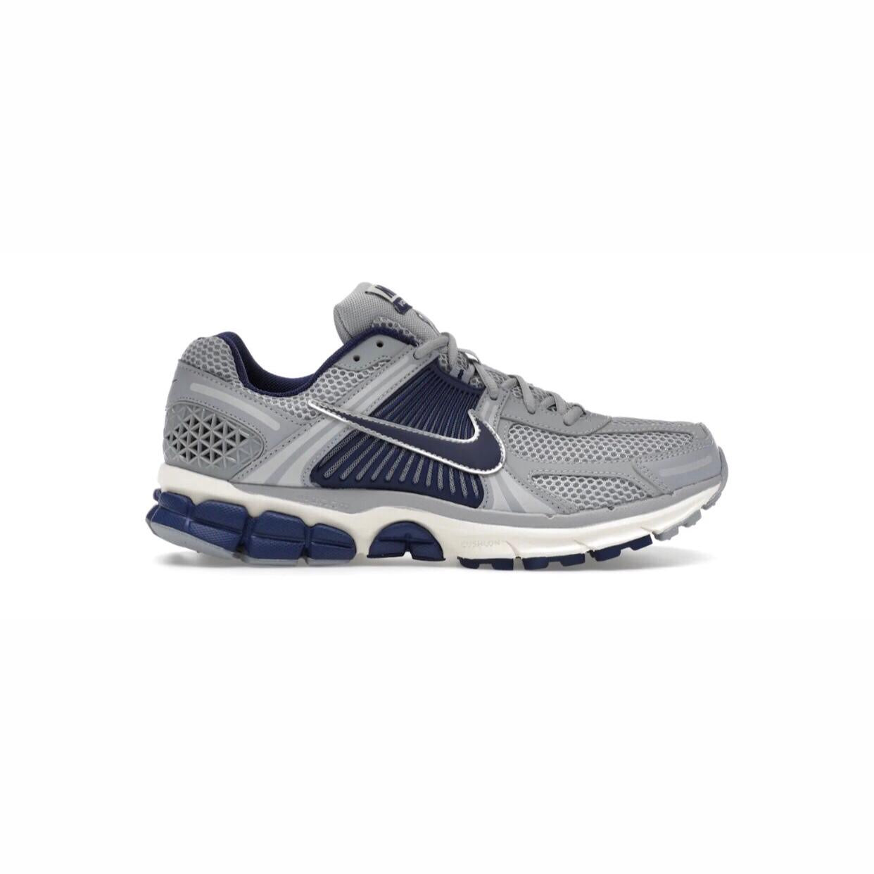 NIKE ZOOM VOMERO 5 YANKEES