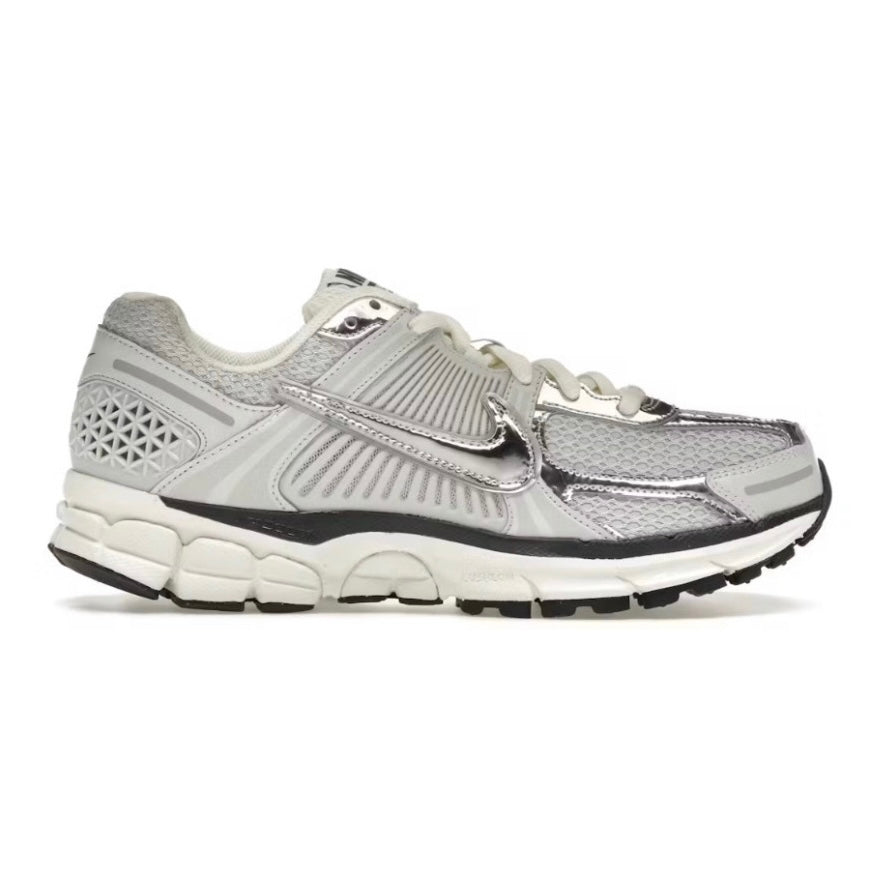 NIKE VOMERO 5 CHROME