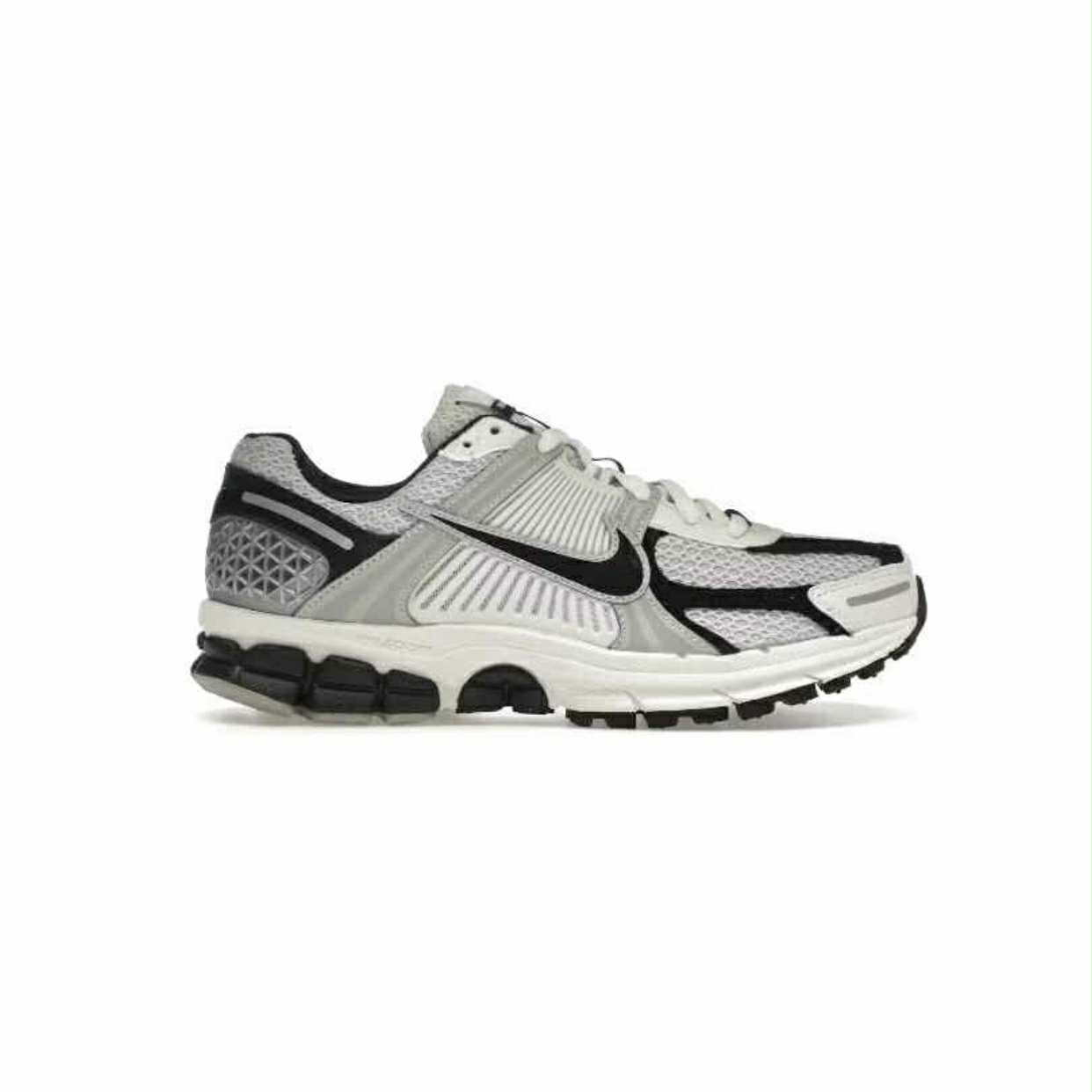 NIKE ZOOM VOMERO 5 PHOTONDUST BLACK