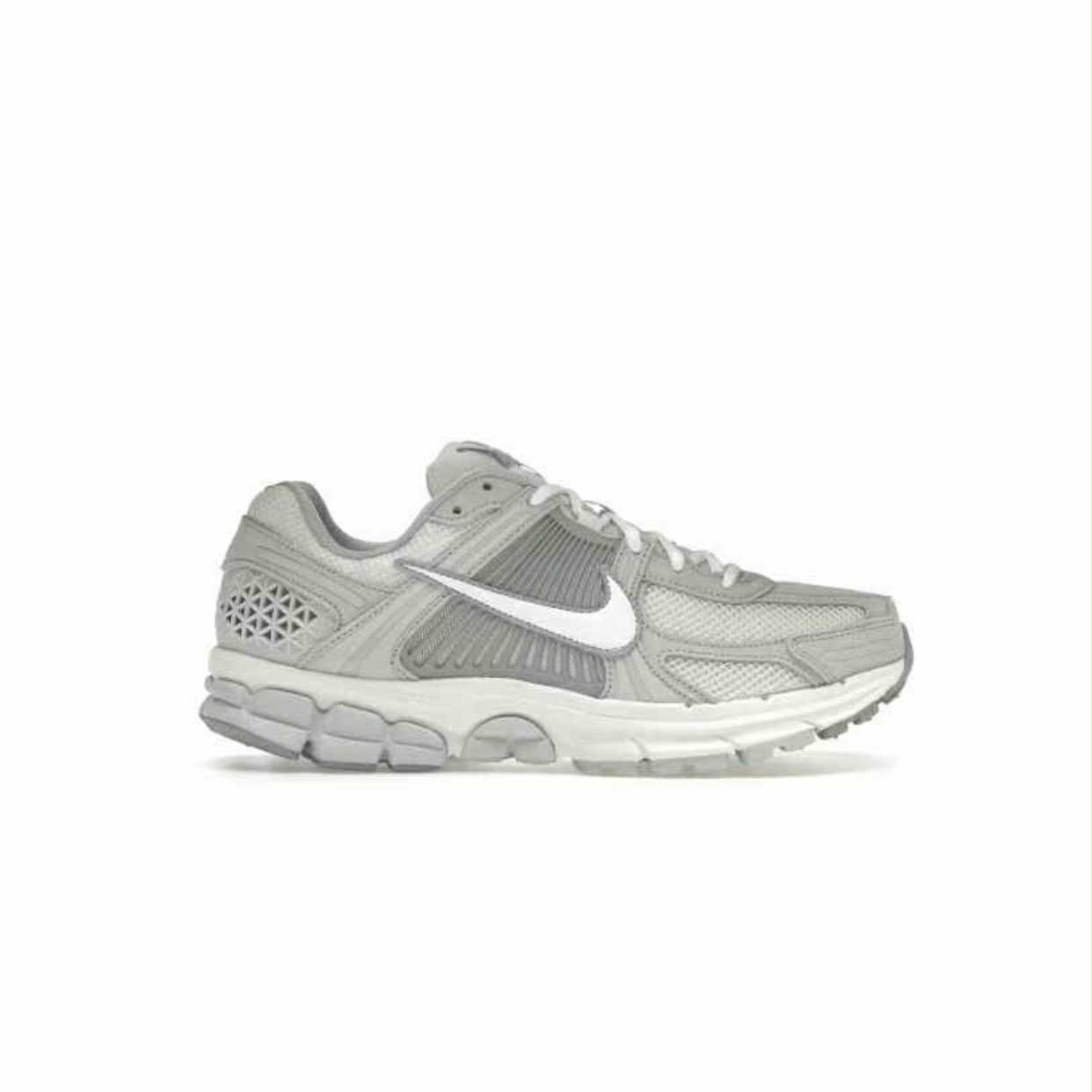 NIKE VOMERO 5 PURE PLATINUM TINT WOLF GREY SUMMIT WHITE